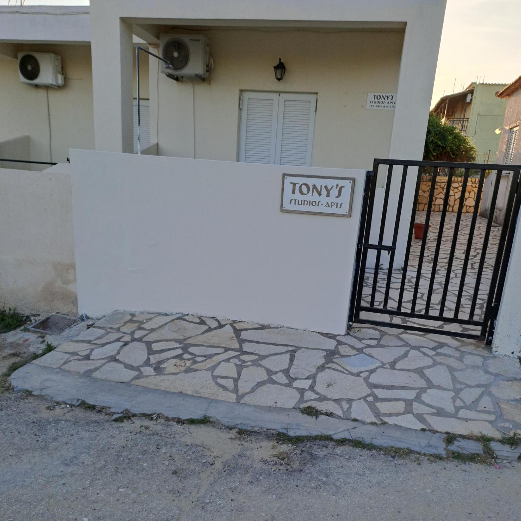 Tony'S Apartments Agios Georgios  Exterior photo