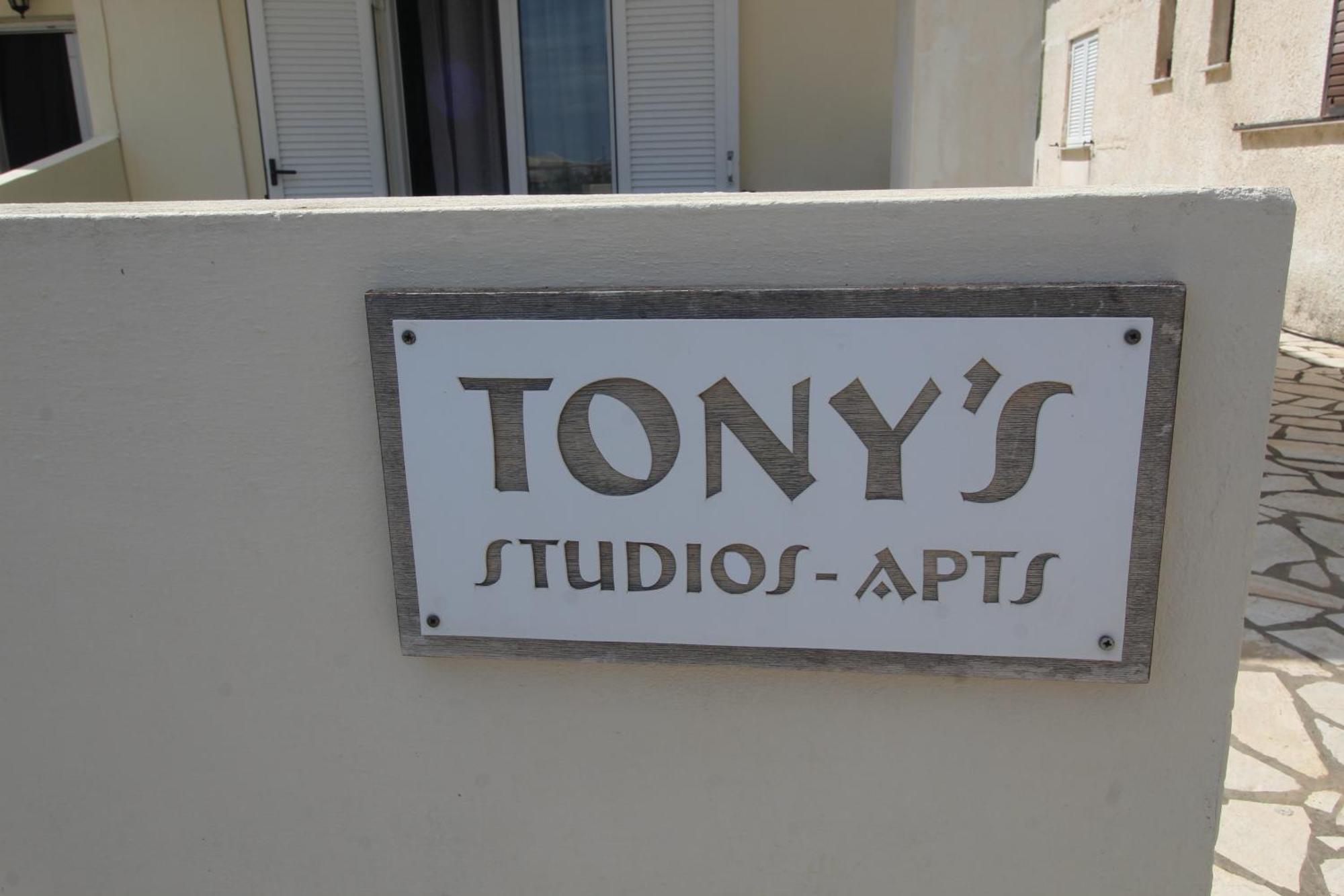 Tony'S Apartments Agios Georgios  Exterior photo