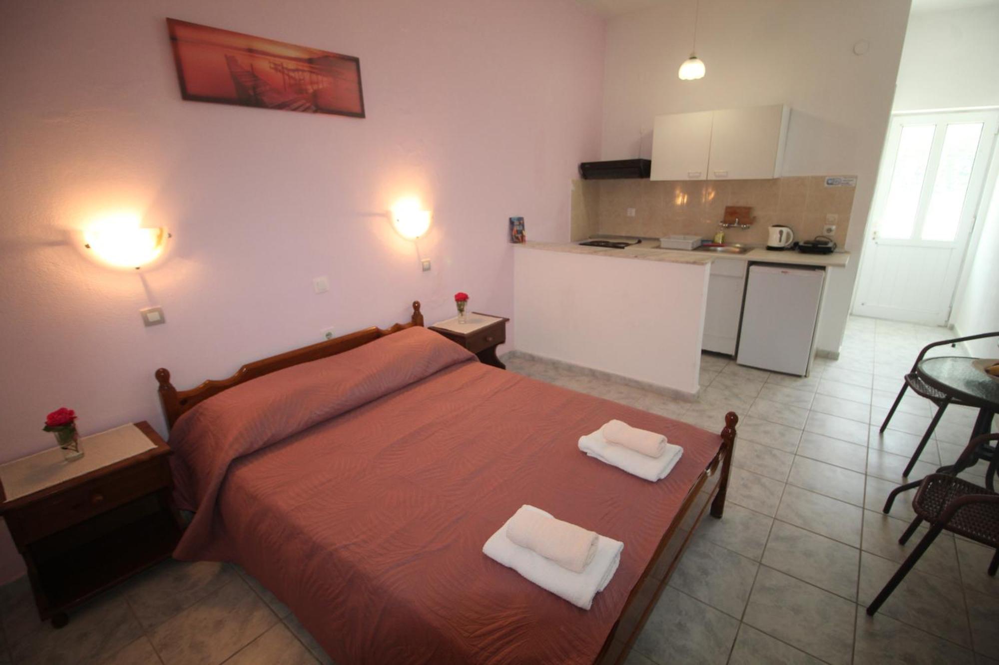 Tony'S Apartments Agios Georgios  Exterior photo