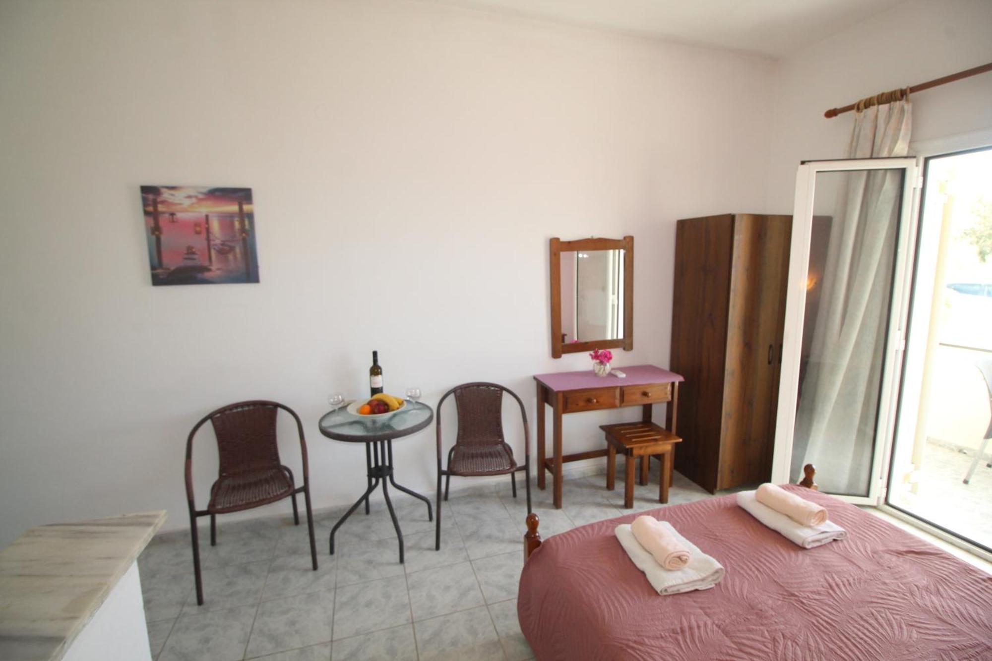 Tony'S Apartments Agios Georgios  Exterior photo