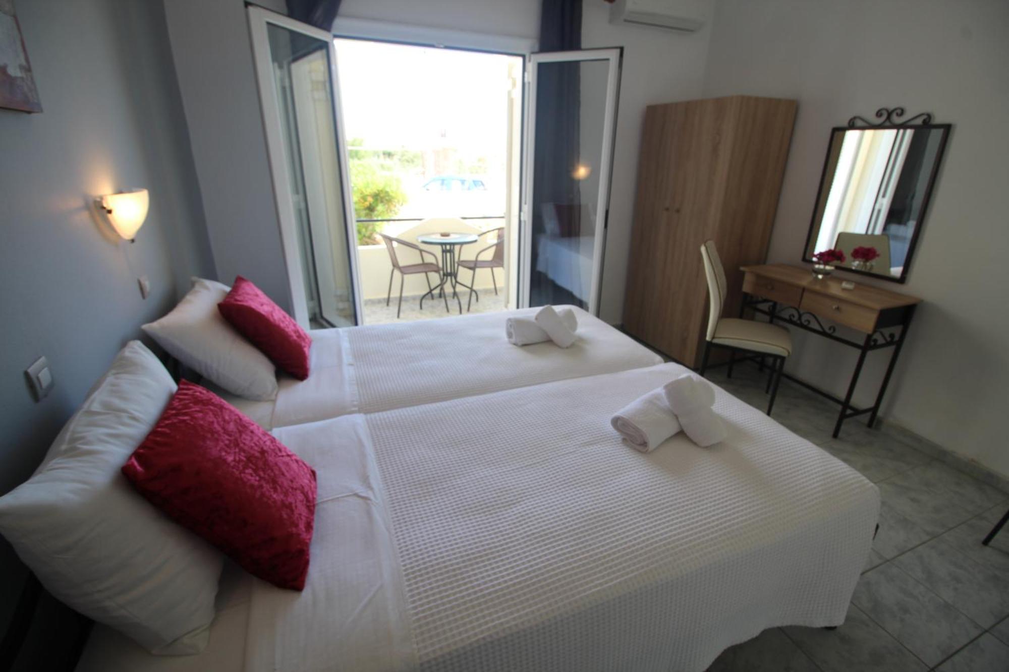 Tony'S Apartments Agios Georgios  Exterior photo
